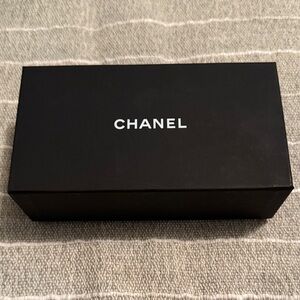 CHANEL sunglasses Black Box with instructions